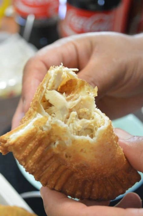 Chicken Empanadas Recipe Easy, Apple Pie Empanadas, Easy Chicken Empanadas, Chicken Empanadas Recipe, Empanada Recipes, Entertainment Recipes, Chicken Empanadas, Boricua Recipes, Empanadas Recipe