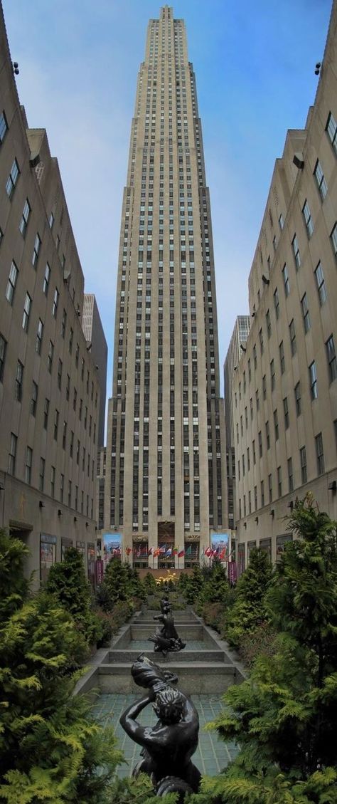 Rockefeller Center, New York City Voyage New York, Ville New York, Tall Buildings, Rockefeller Center, Ny City, Greenwich Village, Famous Landmarks, New York Travel, Machu Picchu