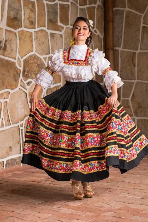 Colombian Outfits, Colombian Dance, Colombian Dress, Hispanic Clothing, Latina Dress, Folklorico Dresses, Latina Clothes, Spanish Outfits, Colombian Fashion