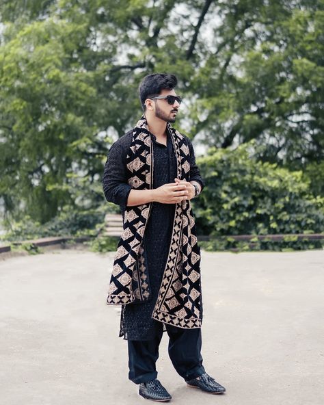 🖤( Cmnt "Link" for the outfit link) . . #myntra #outfit #wishlink #fashionstyle #fashionblogger #KurtaPajama #EthnicVibes #DesiSwag #TraditionalAttire #FestiveFashion #CulturalStyle #BlackIsClassy #RoyalVibes #FashionInspiration #IndianEthnicWear Garba Night Outfit, Garba Night, Outfit For Men, Classy Dress Outfits, Traditional Attire, Indian Ethnic Wear, The Outfit, Classy Dress, Night Outfits