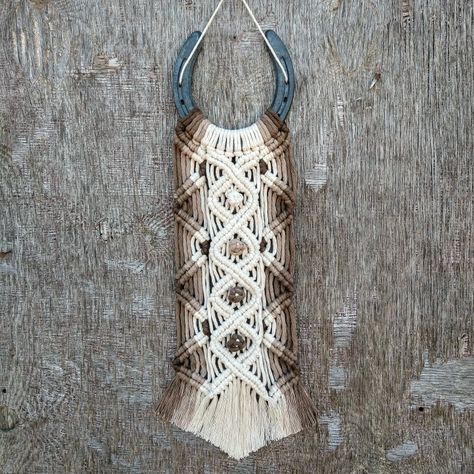 Farmhouse decor horseshoe with gradient macrame Macrame Horseshoe, Horseshoe Macrame, Horseshoe Crafts Diy, Antler Macrame, Horseshoe Crafts Projects, Wood Burning Patterns Stencil, Horseshoe Projects, Horseshoe Crafts, Diy Macrame Plant Hanger