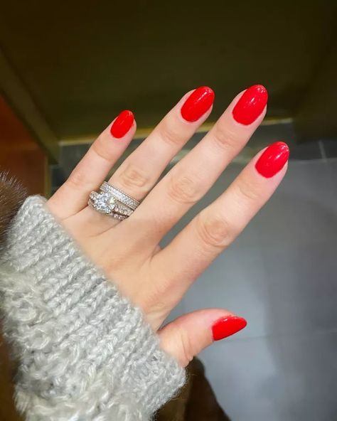 DIY NAIL INSPO - THE BEST RED DIP POWDER FOR PERFECT HOLIDAY NAILS #HOLIDAYNAILS #REDNAILS Round Holiday Nails, Best Red Dip Powder, Red Dip Manicure, Christmas Red Dip Nails, Red Dip Nail Colors, Red Dip Nail Designs, Sns Dipping Powder Nails Red, Candy Apple Red Dip Powder Nails, Dip Powder Red Nails