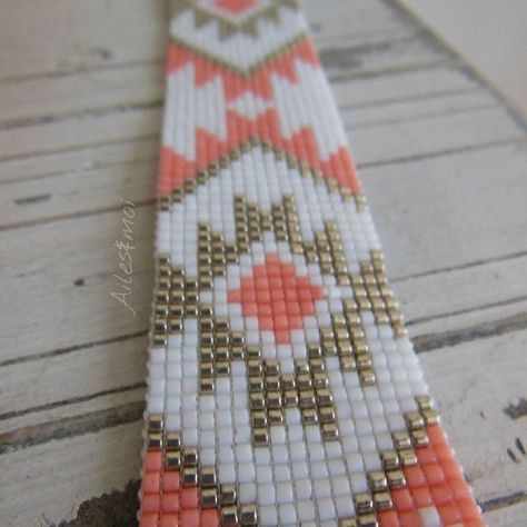 Native American Beadwork Patterns, Bead Loom Designs, Loom Jewelry, Art Perle, Bead Loom Pattern, Loom Bracelet Patterns, Motifs Perler, Beading Patterns Free, Loom Pattern