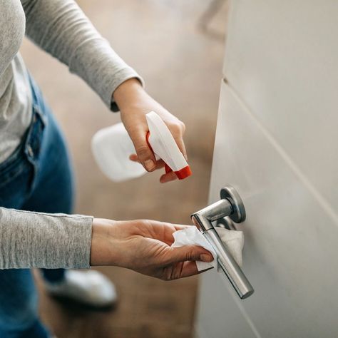 10 Cleaning Mistakes That Actually Make Homes Dirtier Housekeeping Ideas, Cleaning Habits, Cleaning Inspiration, Antibacterial Wipes, Detergent Dispenser, Clean Washing Machine, Diy Home Cleaning, Cleaning Spray, Cleaning Ideas