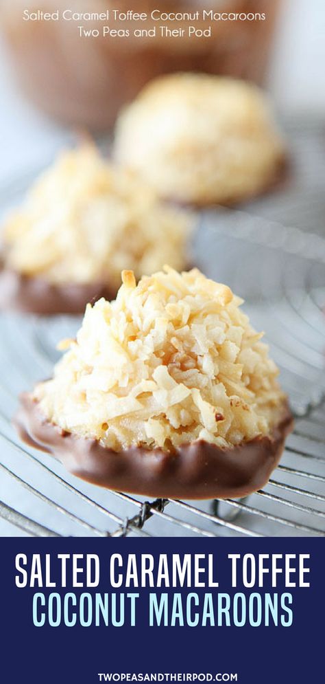 Chocolate dipped coconut macaroons with salted caramel and toffee. These macaroons are heavenly! This is the best connut dessert ever! Best Coconut Macaroons, Salted Caramel Toffee, Macaroons Chocolate, Amazing Deserts, Exchange 2, Homemade Salted Caramel, Salted Toffee, Chocolate Macaroons, Amazing Cookies