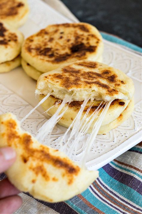 Colombian Arepas con Queso - CPA: Certified Pastry Aficionado Arepas Recipe Colombian, Sweet Arepas, Arepas Con Queso Recipe, Cheese Arepas Recipe, Cheese Arepas, Colombian Arepas, Colombian Breakfast, Columbian Recipes, Arepas Recipe