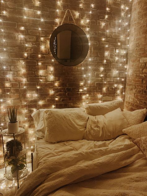 Bedroom Ideas Exposed Brick, White Exposed Brick Bedroom, Brick Wall Studio Apartment, Brick Wall Room Aesthetic, Brick Apartment Aesthetic, Brick Room Ideas, Red Brick Bedroom, Exposed Brick Walls Bedroom, Rooms With Brick Walls