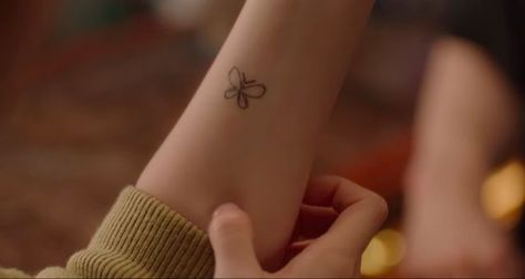 Nevertheless Butterfly, Butterfly Hand Tattoo, Pola Tato, Cute Tiny Tattoos, Desain Signage, Song Kang, Butterfly Drawing, Aesthetic Indie, Simplistic Tattoos