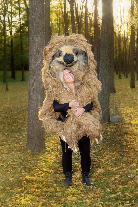 Sloths by far have to be one of my favorite animals. What could be cuter than a sloth hug, I thought? I made this costume that could be warn like a backpack, ther are stick that attach to control the arms as well. If you like giant cosutmes, feel free to checkout my page for more. Sloth Costume, Tree Costume, Crazy Costumes, Rainforest Animals, A Sloth, Favorite Animals, Diy Halloween Costumes, Diy Costumes, Halloween Diy