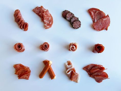 Meats For Charcuterie, Meat Roses, Charcuterie Board Meats, Charcuterie Meats, Charcuterie Inspiration, Charcuterie Platter, Charcuterie Cheese, Sliced Meat, Party Food Platters