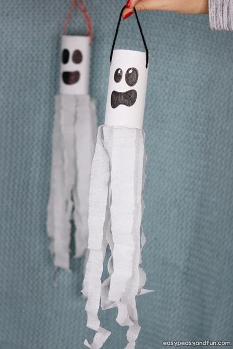 60 Manualidades con rollos de papel higiénico para niños ¡Fáciles! Ghost Windsock, Halloweenpyssel Barn, Høstaktiviteter For Barn, Veselý Halloween, Toilet Ghost, Toilet Paper Roll Craft, Dekorasi Halloween, Bricolage Halloween, Roll Craft