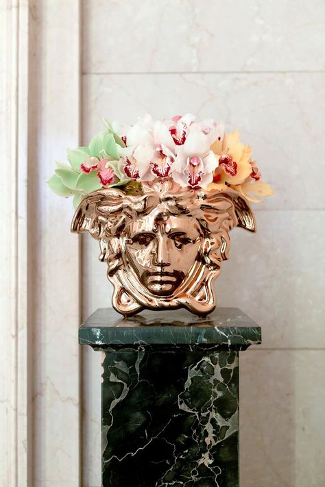 Palazzo Versace, House Of Versace, Prefab Buildings, Another Magazine, American Interior, Versace Home, Milan Design, Indoor Flowers, Art And Culture