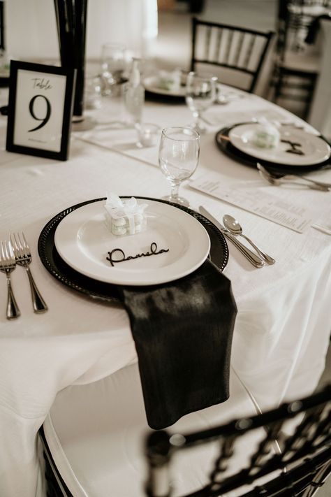 Alternative To Table Numbers Wedding, Black Charger White Plate, Black And White Wedding Dinner, Black Charger White Plate Wedding, Black And White Charger Plates, Black And White Wedding Chairs, Black Charger Wedding, Wedding Place Settings Black And White, Black And White Plates Table Setting