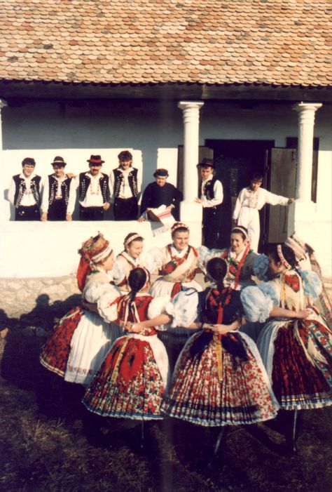 Ukrainian Dance Aesthetic, Hungarian Aesthetic, Hungarian Culture, Poland Culture, Ukrainian Culture, Slavic Folklore, Dark Castle, Russian Culture, Dancing Aesthetic