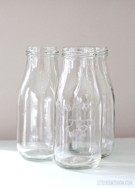 How to Chalk Paint Glass Milk Bottles | littleredwindow.com | It's so easy to use chalk paint to transform these cute little 89 cent milk bottles! Barnyard 2nd Birthday, Milk Bottle Flowers, Milk Bottle Decor, Milk Bottle Craft, Milk Bottle Diy, Decorating Jars, Float Bar, How To Chalk Paint, Dr Kitchen