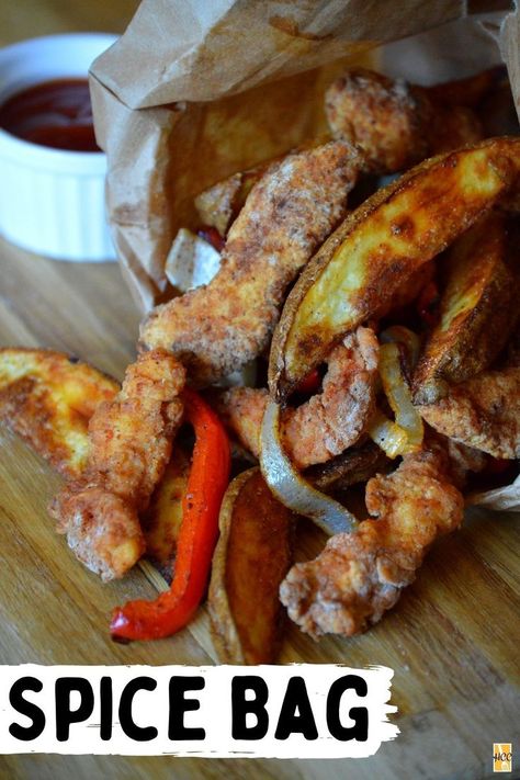 Irish Spice Bag, Irish Spice Bag Recipe, Spice Bag Recipe, Chicken Bell Pepper, Spice Bags, Irish Chicken, Spice Bag, Fried Chicken Strips, Bunny Chow