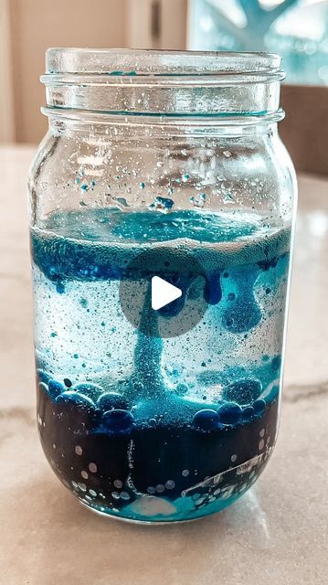 Lava Lamp Science Experiment, Home Made Lava Lamps, Homemade Science Experiments Kids, Easy Kids Experiments At Home, Diy Lava Lamp For Kids, Lava Lamp Experiment For Kids, Diy Lava Lamp, Quick Science Experiments For Kids, Easy Science Projects For Kids