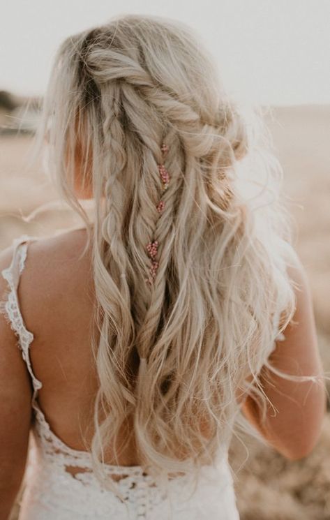 30+ Gorgeous Styles For Boho Wedding Hair 6 Oakdale California, Country Wedding Hairstyles, Boho Wedding Dress With Sleeves, Bridal Braids, Boho Wedding Hair, Hair Extensions Best, Sleek Ponytail, Creative Hairstyles, Wedding Hairstyles For Long Hair