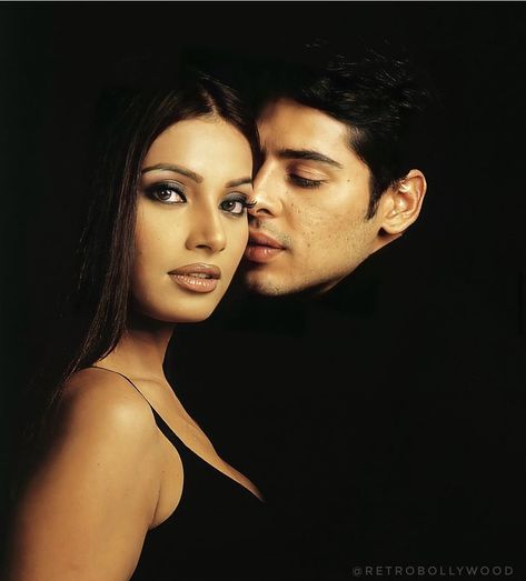 Dino Morea, 90s Couples, Facebook Background, Bipasha Basu, Bollywood Posters, 90s Bollywood, Vintage Bollywood, Pre Wedding Photoshoot, Bollywood Actors