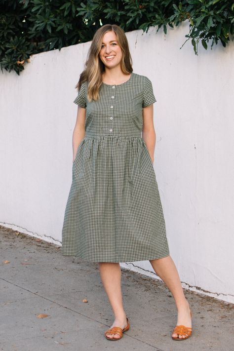 Maxi Sewing Pattern, Hinterland Dress Pattern, Diy Modest Dress, Homestead Attire, Hand Sewing Aesthetic, Homestead Dresses, Summer Dress Sewing Patterns Free, Linen Dress Pattern Free, Long Sleeve Under Dress