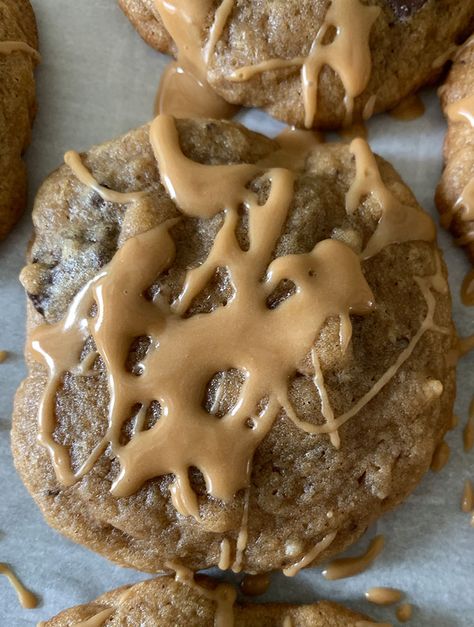 Chocolate Chunk Espresso Cookies with Coffee Glaze - Smelling Salts Journal Espresso Meringue Cookies, Chocolate Glaze For Cookies, Coffee Glaze Icing, Mocha Icing, Glace Icing, Choc Ganache, Chocolate Drop Cookies, Coffee Icing, Glaze Icing