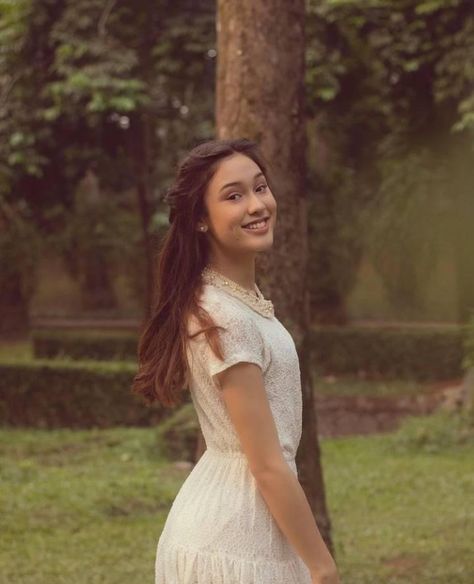 Yasmin Napper, Female Portrait, Myanmar, Love Story, Flower Girl Dresses, White Dress, Wattpad, Wedding Dress, Celebrities