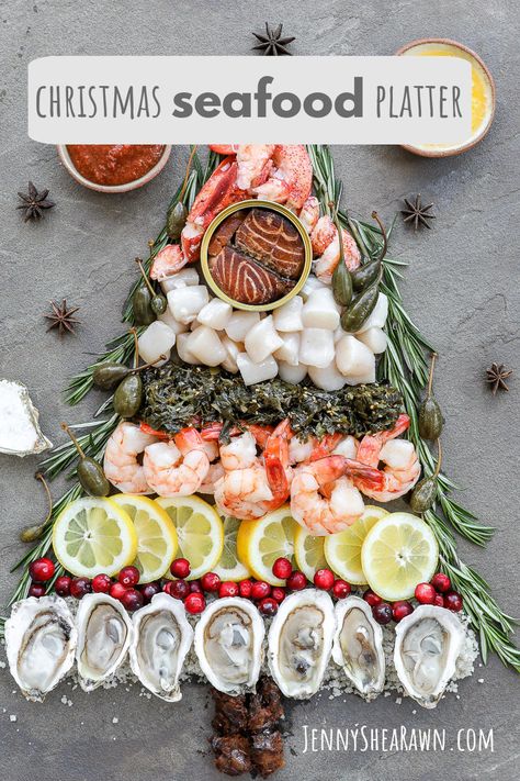 An image of a Christmas tree appetizer made of seafood. Canned Smoked Salmon, Seafood Christmas, Lobster Cocktail, Christmas Seafood, Seafood Board, Cooked Lobster, Oysters On The Half Shell, Bay Scallops, Christmas Platter