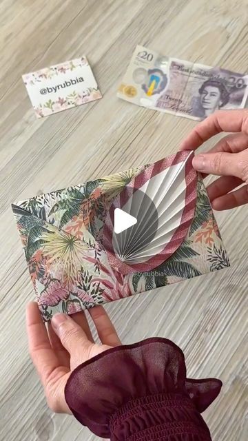 Decorate Envelope Ideas, Gift Card Envelope Diy, Envelope Origami, Make An Envelope, Origami Wallet, Gift Card Envelope, How To Make An Envelope, Decorated Envelopes, How To Wrap