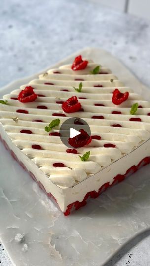 Pastel Rectangular, Rectangular Cake, Whipped Ganache, Bio Design, Ganache Cake, Ganache Recipe, Raspberry Cake, Pure Vanilla, White Chocolate Raspberry