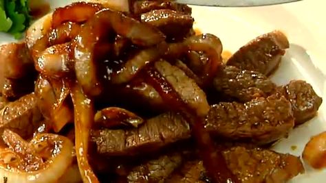 Cooking a Philippine round steak requires you to cut your steak into nice, little quarter-inch strips. Cook a Philippine round steak with help from a cuisine professional in this free video clip. Beef Round Steak Recipes, Bottom Round Steak Recipes, Beef Bottom Round Steak, Bottom Round Steak, Beef Round Steak, Round Steak Recipes, Cut Recipe, Beef Round, Easy Steak Recipes