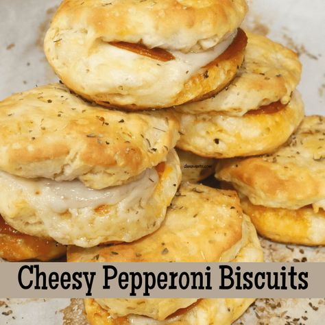 5 Ingredient Cheesy Pepperoni Biscuits With Big Taste. Biscuits And Pepperoni, Biscuits With Pepperoni And Cheese, Pepperoni Biscuits, Biscuit Recipes Dinner, Pepperoni Chips, Pepperoni Bread, Savory Pastries, Pepperoni Rolls, Biscuit Pizza