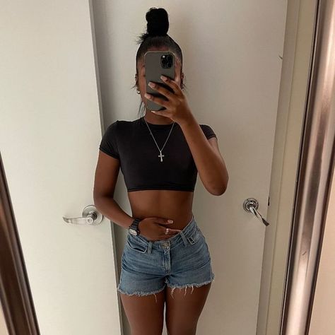 Basic Summer Outfits Black Women, Womens Crop Tops, Crop Tops Cute, Fashion School, Cute Lazy Day Outfits, Simple Outfit, Dream Style, Future Lifestyle