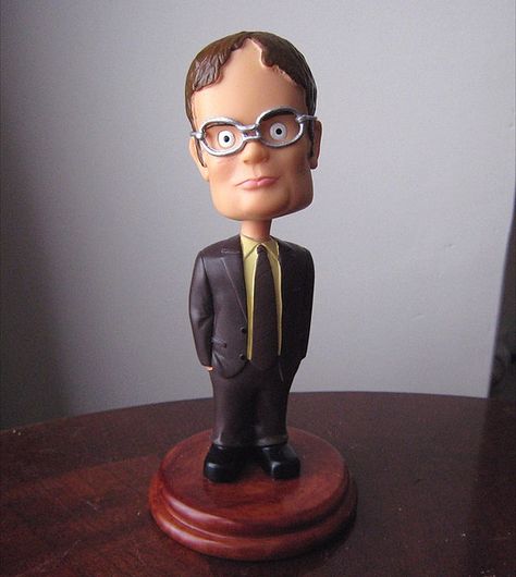 Dwight Schrute bobble head :D Dwight Bobble Head, Office Merchandise, The Office Dwight Schrute, The Office Dwight, Bobblehead Figures, Head Display, Office Tv Show, Office Fan, Office Tv