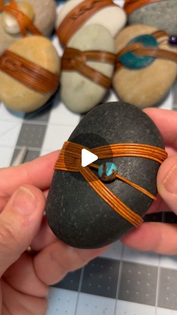 Rock Tying Diy, Leather Wrapped Rocks Tutorial, Diy Wrapped Rocks, How To Wrap Stones, Diy Rock Wrapping, Stone Wrapping Tutorial How To Make, Wrapped Rock Tutorial, Rock Wrapping Diy, Wrapped Rocks Tutorial