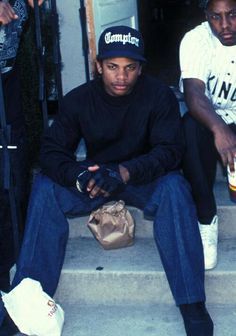 R.I.P. Eazy E !!! R.I.P. Eazy E !!! 90s Rap Aesthetic, Gangsta Rapper, 90s Black Men, 90s Rappers Aesthetic, 90s Rappers, Eazy E, Outta Compton, Hip Hop Classics, Straight Outta Compton