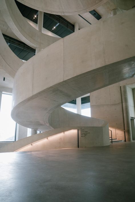 Concrete interior of the new London College of Fashion campus

#london #architecture #concrete #interior #design Ual London College Of Fashion, London Fashion School, Ual London, Concrete Interior Design, Uni Aesthetic, Architecture Concrete, Perfect Attendance, 2024 Moodboard, Interesting Architecture