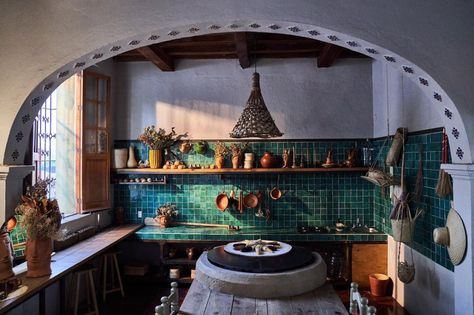 All Posts • Instagram Mexico Aesthetic Kitchen, Mexican Villa, Mexican Hacienda, Mexico House, Mexican Kitchens, Modern Mexican, Concrete Stairs, Mexican Home, Mexican Style