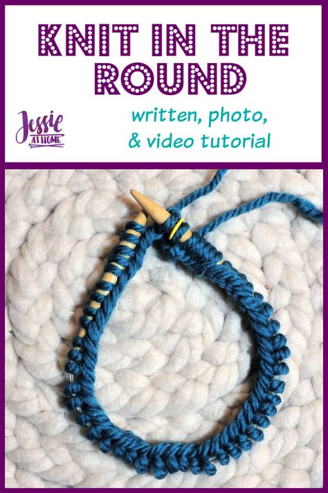 Join to Knit in the Round - it\'s really, really easy Diy Macrame Projects, Joining Yarn, Sewing Hats, Knitting Hacks, Knitting Help, Knitting Tutorials, Beginner Knitting Patterns, Diy Yarn, Knitting Tips