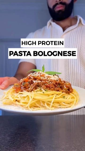 High Protein Spaghetti, Protein Spaghetti, Spaghetti Bolognese Recipe, High Protein Pasta, Protein Pasta, Pasta Bolognese, Bolognese Recipe, Weight Watchers Chicken Recipes, Spaghetti Bolognese