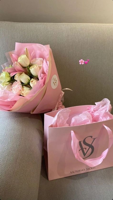 Birthday Party Essentials, Pink Lifestyle, Party Essentials, Flower Therapy, Beautiful Bouquet Of Flowers, Bouquet Of Flowers, Everything Pink, Pink Princess, Beautiful Bouquet