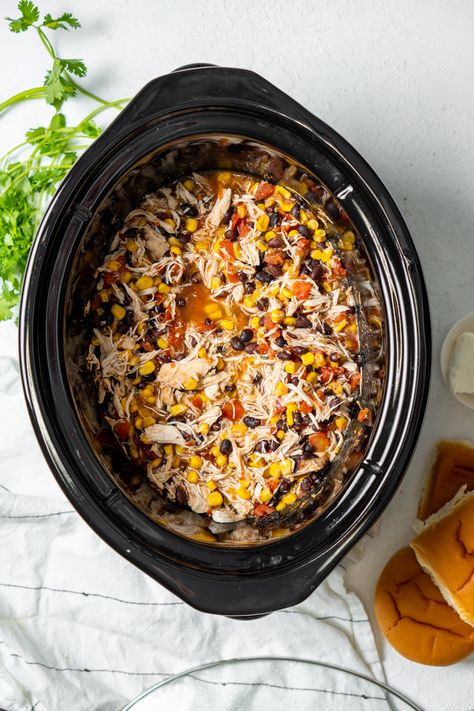 Macro Crockpot Chicken, Southwest Pulled Chicken, Macro Friendly Meal Prep Crockpot, Crockpot Chicken Macro Friendly, High Protein Crockpot Chicken, Macro Friendly Chicken Crockpot Recipes, Easy Macro Friendly Recipes Crockpot, Southwest Chicken Bowl Healthy, Protein Packed Crockpot Meals