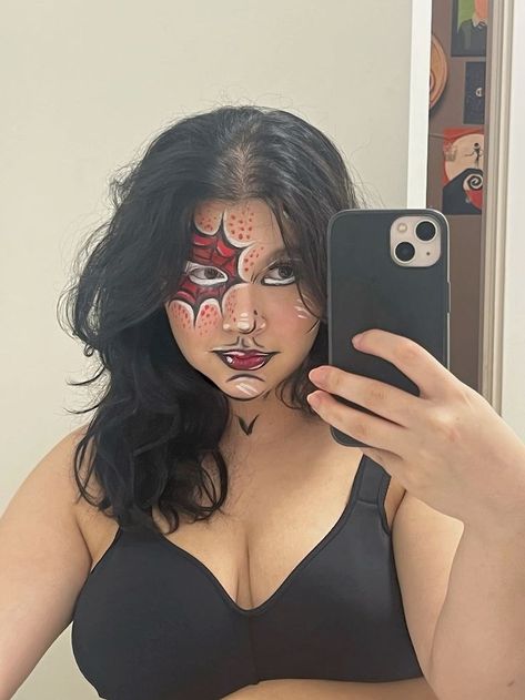 Simple Spiderman Face Paint, Spider Man Halloween Makeup, Spiderman Makeup Looks Simple, Spider Man Inspired Makeup, Spider Man Eye Makeup, Spiderman Eyeliner, Spiderman Makeup Woman, Face Painting Spiderman, Spiderman Halloween Makeup