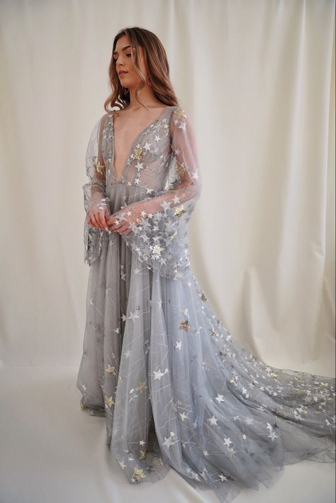 Gray tulle wedding dress with stars Celestial Wedding Dress, Star Wedding Dress, Wedding Celestial, Starry Wedding, Celestial Dress, Bohemian Gown, Star Celestial, Grey Wedding Dress, Boho Bridal Gowns