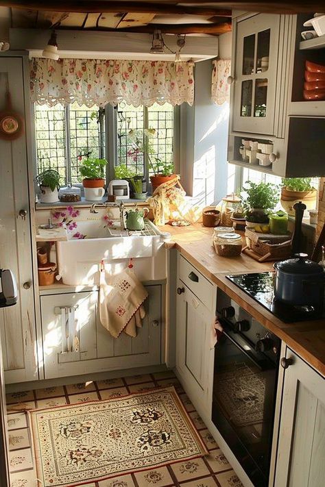 Cute Kitchen Island, Small Cottage Interiors Kitchen, Small Country Kitchen Ideas Cottages, Italian Cottage Kitchen, Practical Magic Kitchen Inspiration, Small Kitchen Cottage, Small Country Kitchen Ideas, Tiny House Decorating Ideas, Tiny Cottage Interior