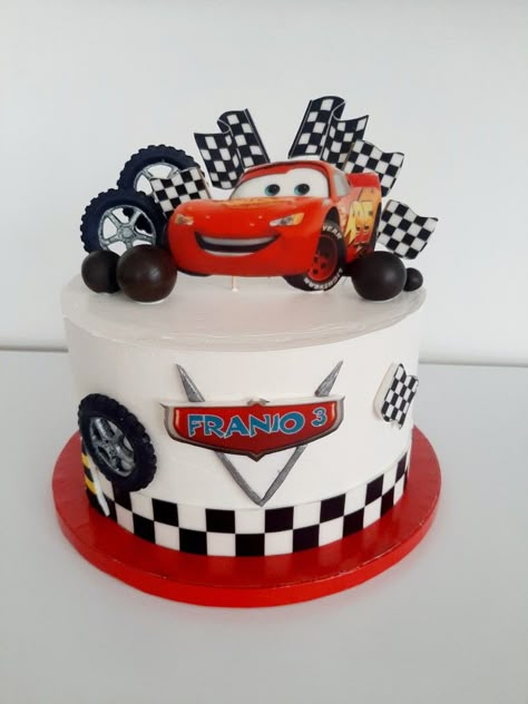 Mcqueen Cake Design, Pastel Rayo Mcqueen, Cars Torte, Lighting Mcqueen Cake, Pastel Cars, Mcqueen Birthday Cake, Car Cakes For Boys, Cars Cake Design, Disney Cars Cake