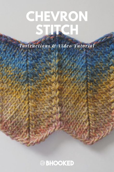 How to knit the chevron stitch. Click through for instructions and video tutorial! #BHooked #Knitting #KnitStitches Knit Zigzag Pattern, Zigzag Knitting Pattern, Variegated Yarn Knitting Patterns, Chevron Knitting Pattern, Ravelry Knitting Free, Knit Chevron, Chevron Stitch, Knitting Tips, Knit Stitches