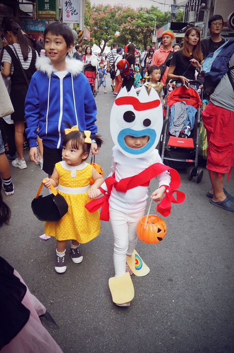 Forky Halloween Costume, Forky Costume Diy Woman, Diy Forky Costume, Forky Costume Diy, Forky Toy Story Costume, Diy Toy Story Costumes, Forky Costume, Disfraz Toy Story, Diy Costumes Men