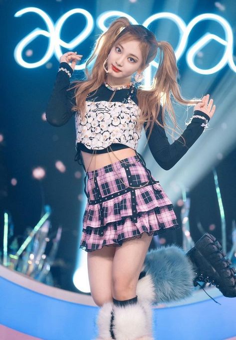 Kpop Dress, Stage Outfit, Purple Plaid, Black Mamba, The Villain, Kpop Outfits, Stage Outfits, Kpop Fashion, Plaid Skirts