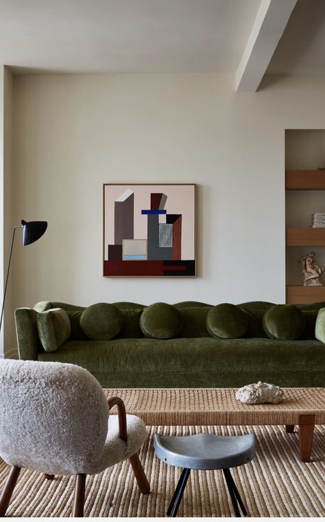 Green Sofa Living, Sofa Design Ideas, Small Sectional Sofa, Green Couch, Casa Vintage, Green Sofa, Living Room Inspo, Living Room Inspiration, House Inspo