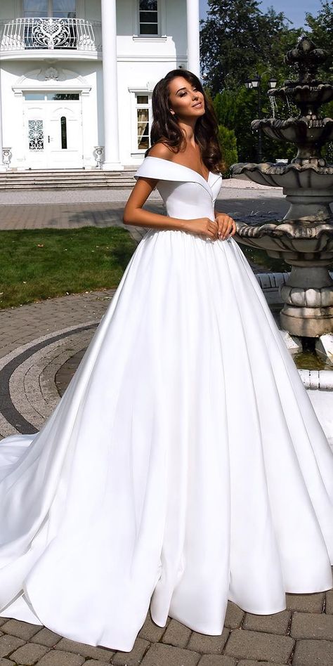 Fashion Forward Wedding, White Wedding Dress, Wedding Dress Inspiration, Beautiful Wedding Dresses, Ball Gowns Wedding, Wedding Dress Styles, Wedding Dresses Simple, Dream Wedding Dresses, Ball Gown Wedding Dress